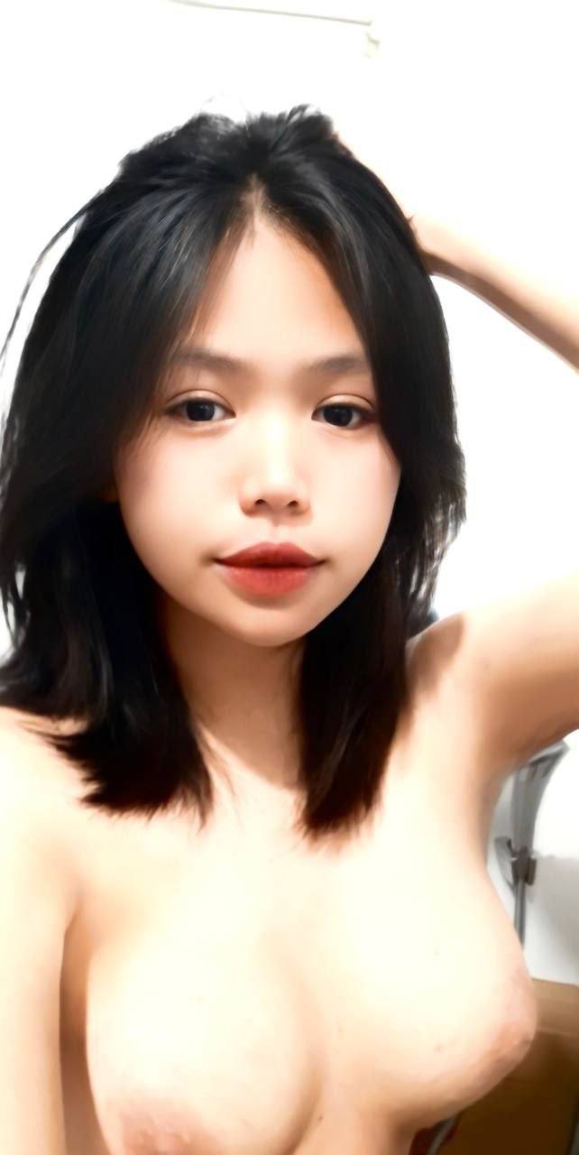 Cô gái nhà kế bên hư hỏng của tôi